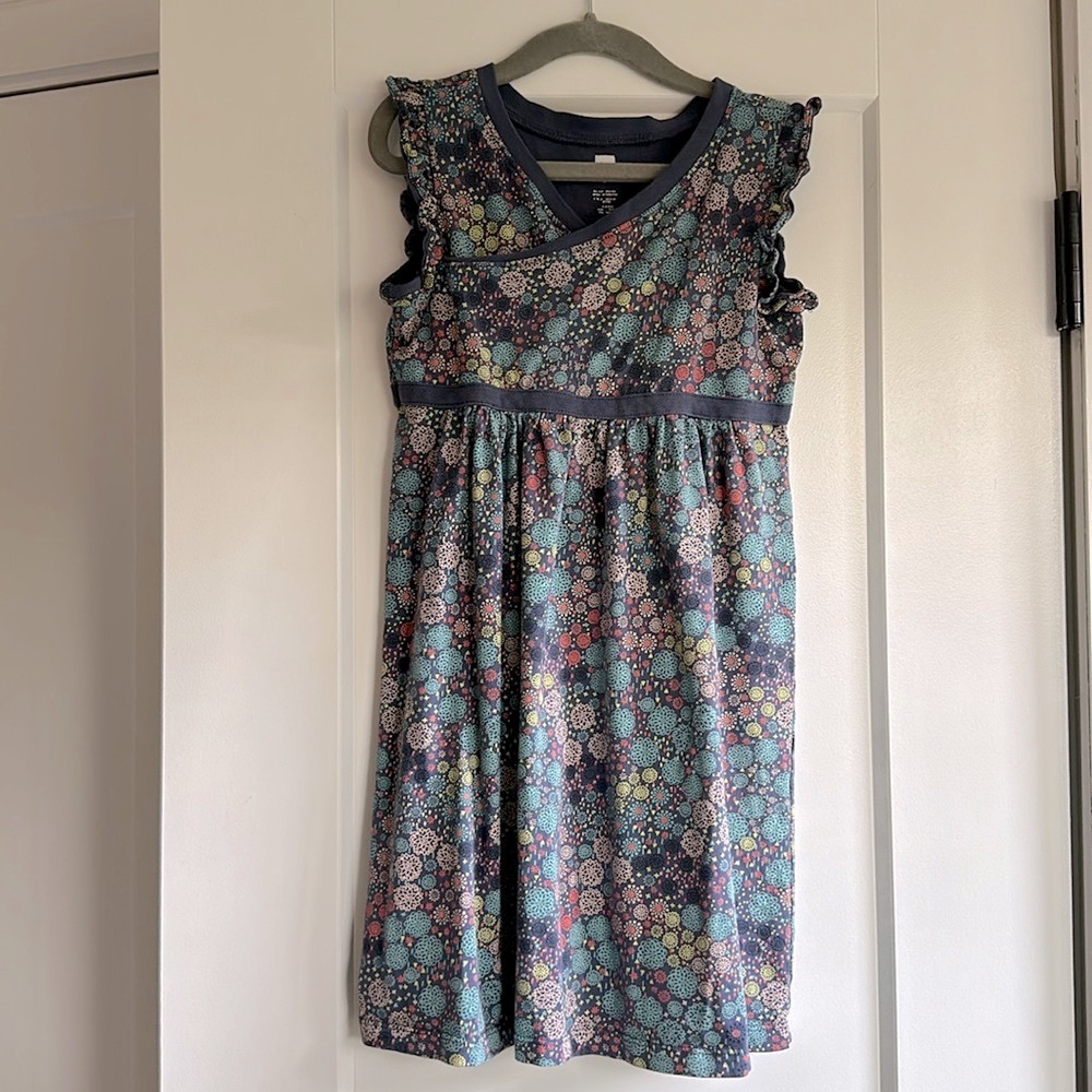 Size 7 Tea Collection wrap-neck sleeveless dress